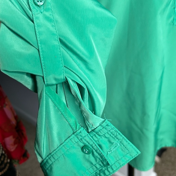 Old Navy green blouse- medium - Picture 2 of 8